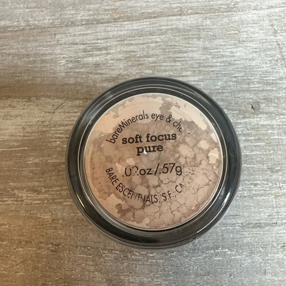 $34 🌙 Bare‎ Minerals Soft Focus Pure .57g Bare Escentuals RARE